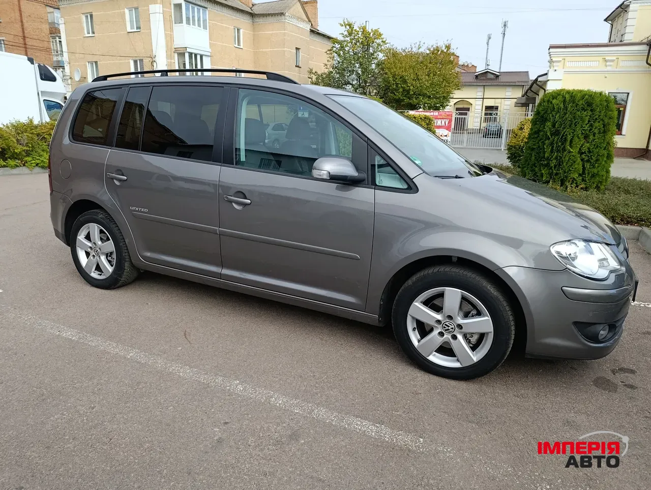 Volkswagen Touran - фото 9