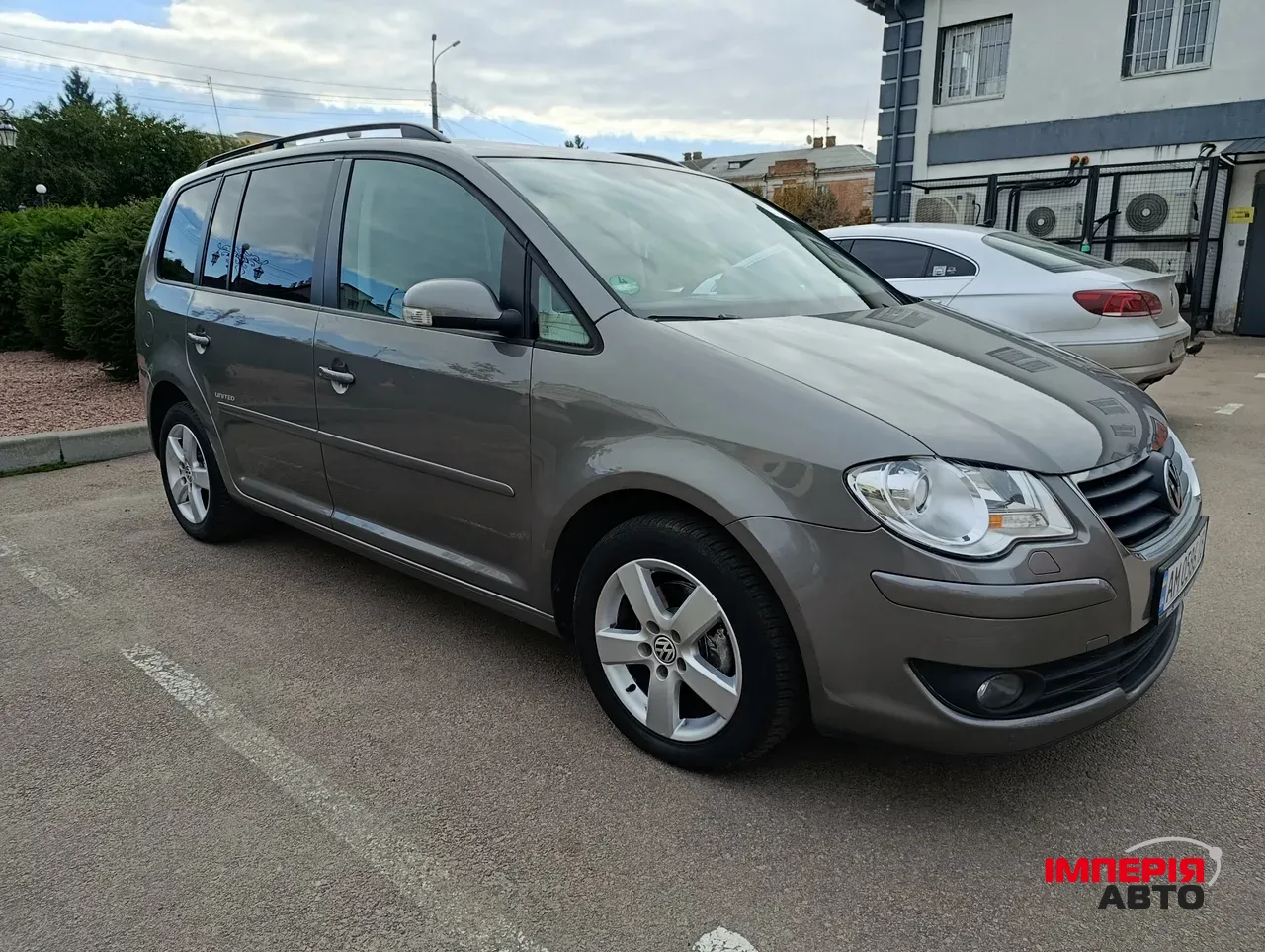 Volkswagen Touran - фото 10