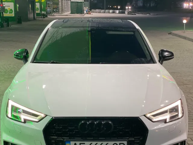 Audi A4 - фото 4