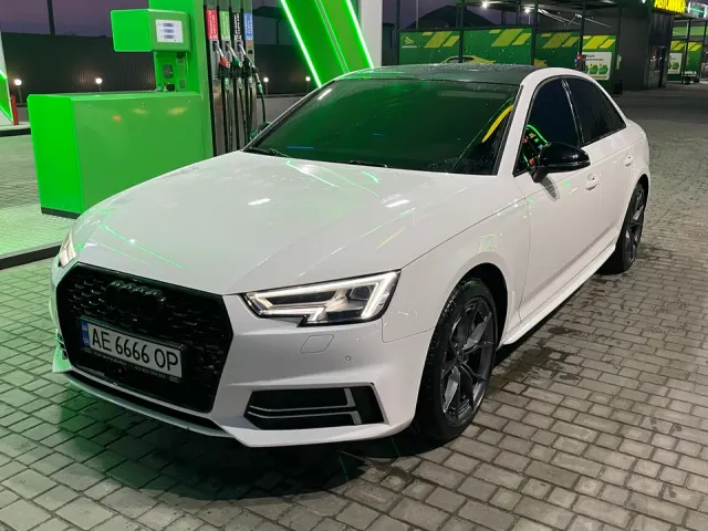 Audi A4 - фото 2