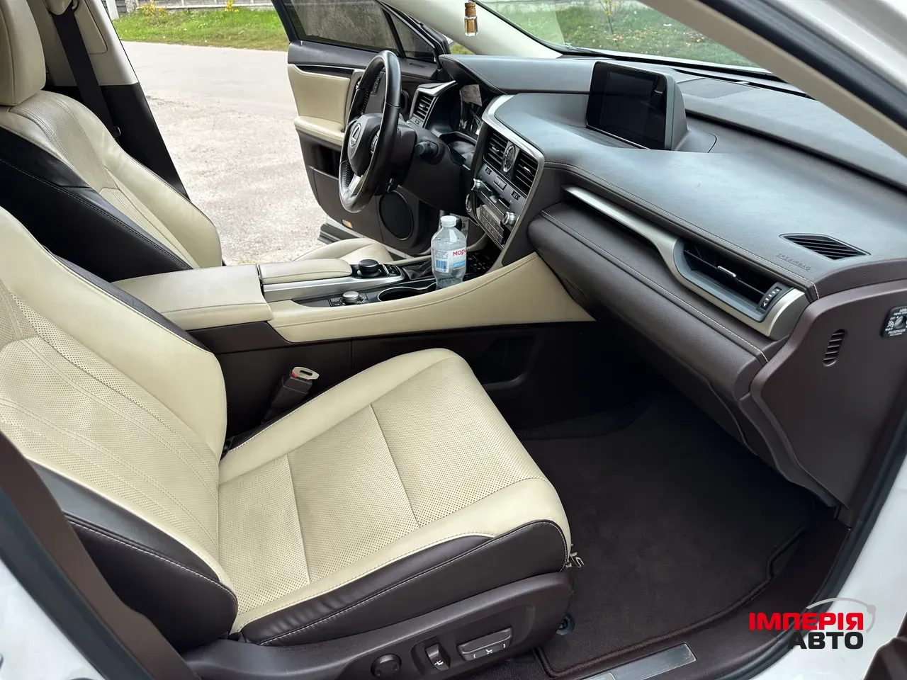 Lexus RX - фото 15