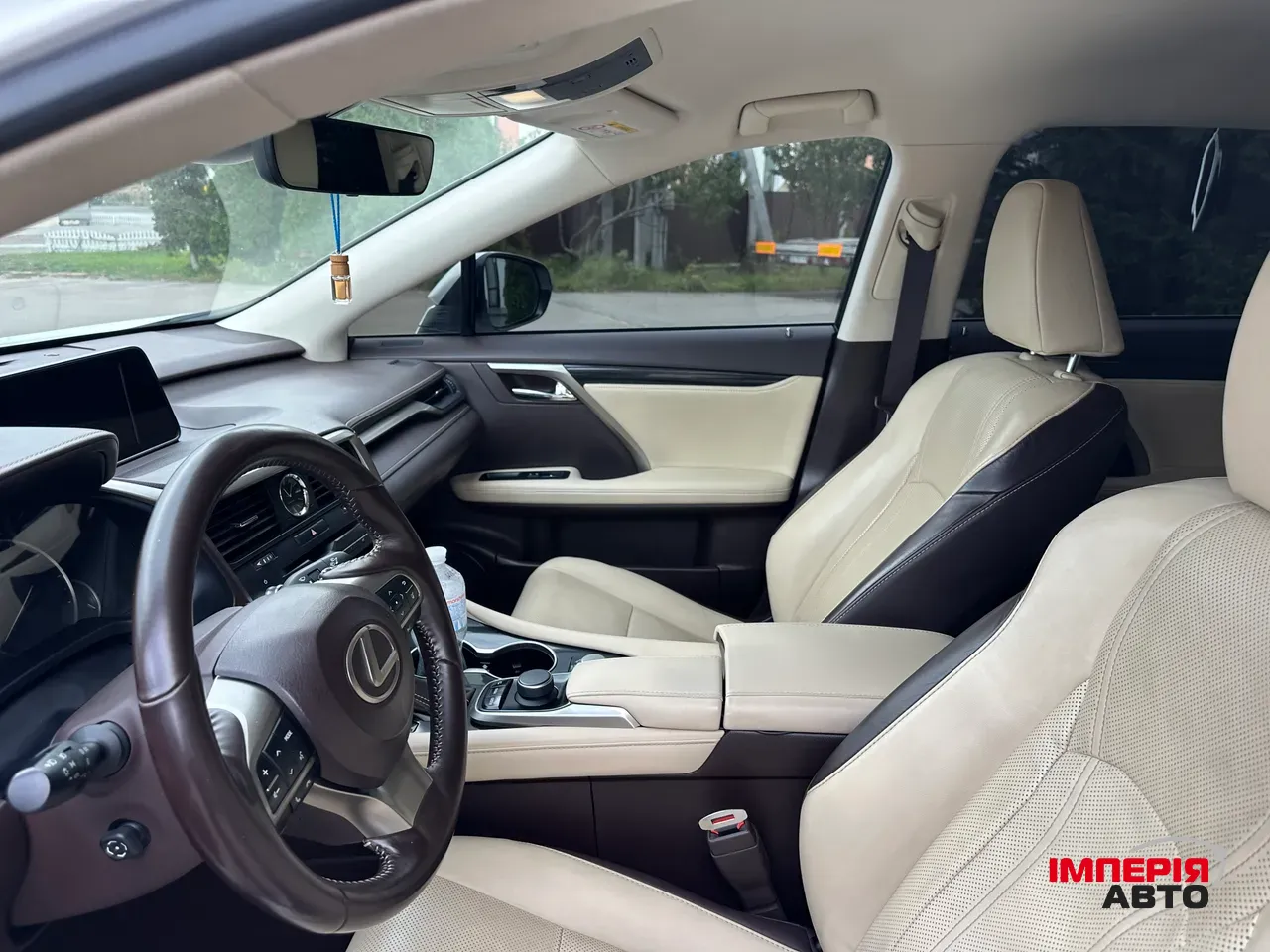 Lexus RX - фото 12