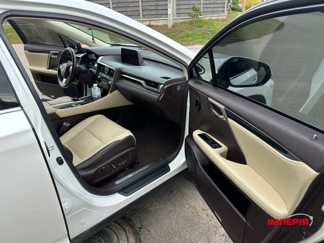 Lexus RX - фото 11