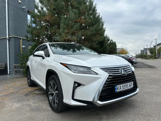 Lexus RX - фото 1