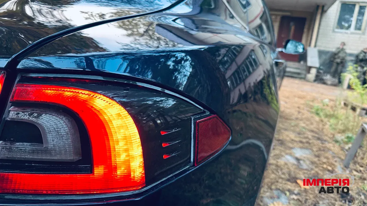 Tesla Model S - фото 10