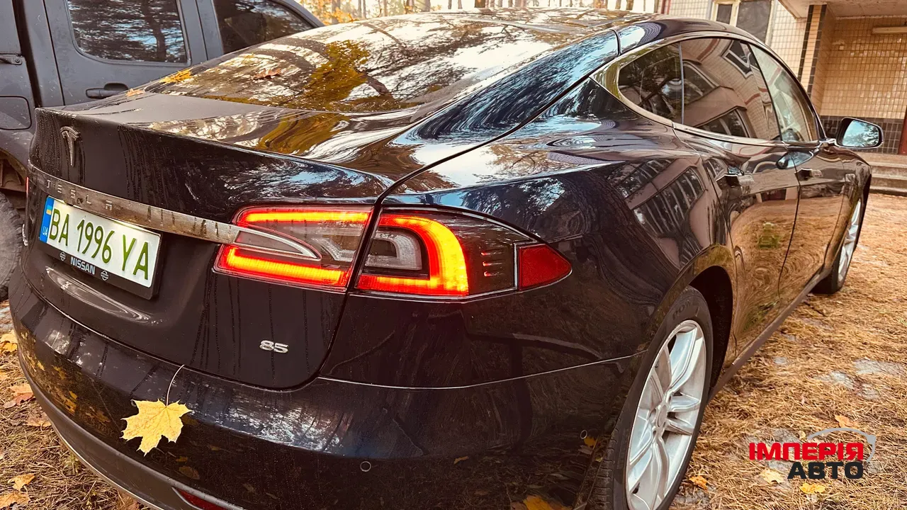 Tesla Model S - фото 13