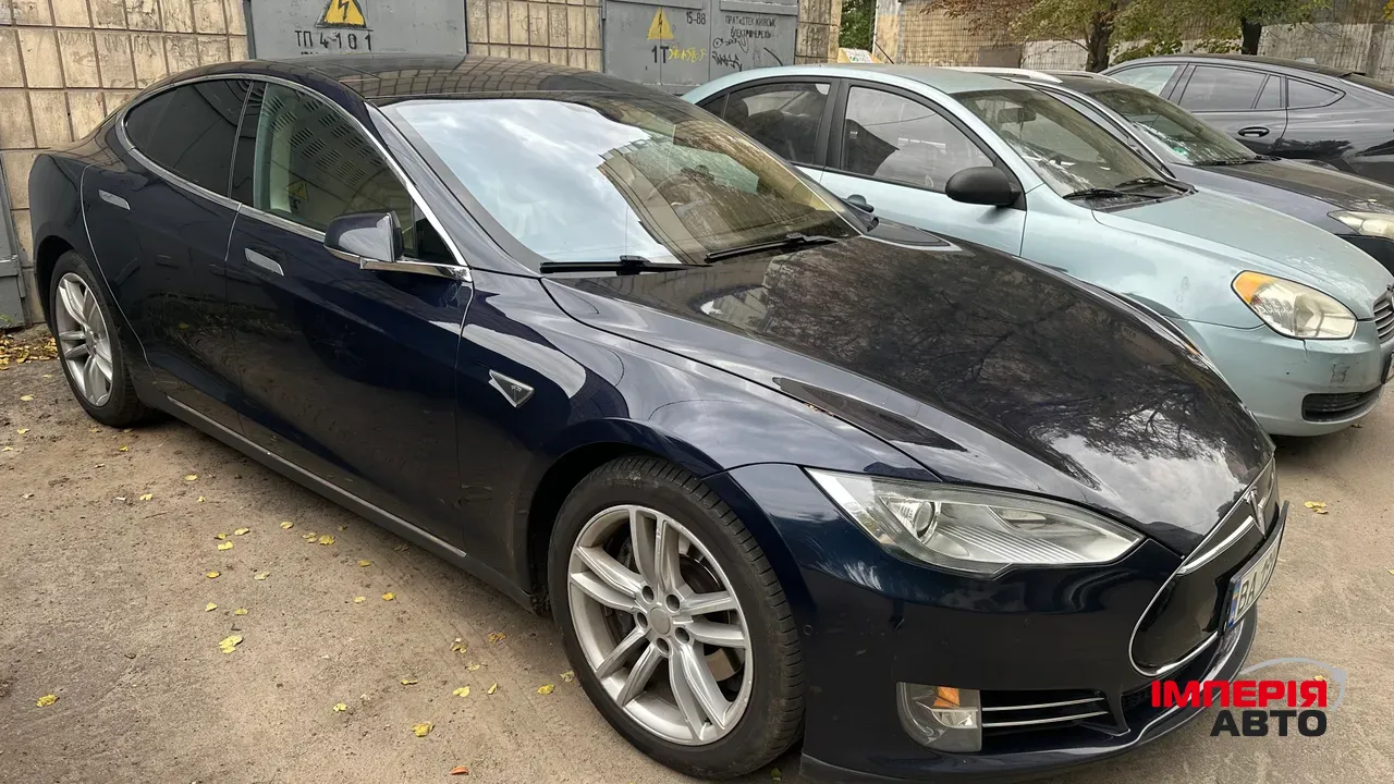 Tesla Model S - фото 2