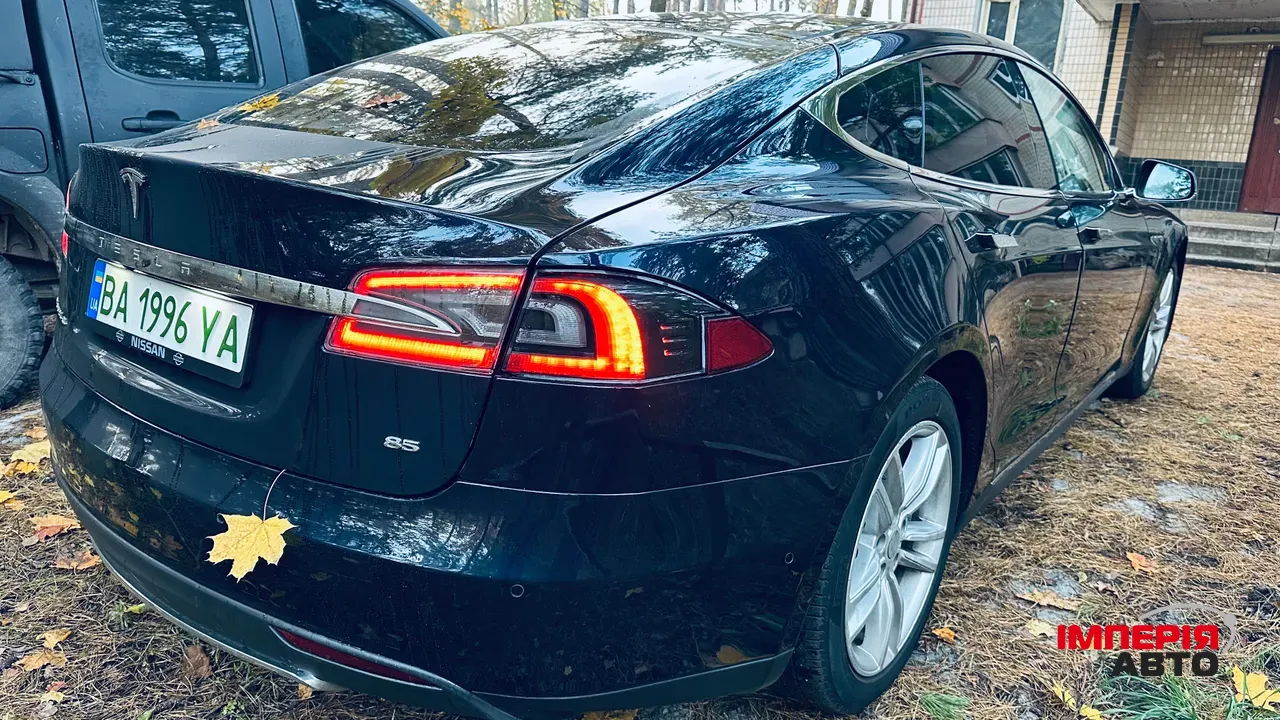 Tesla Model S - фото 12