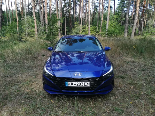 Hyundai Elantra - фото 3