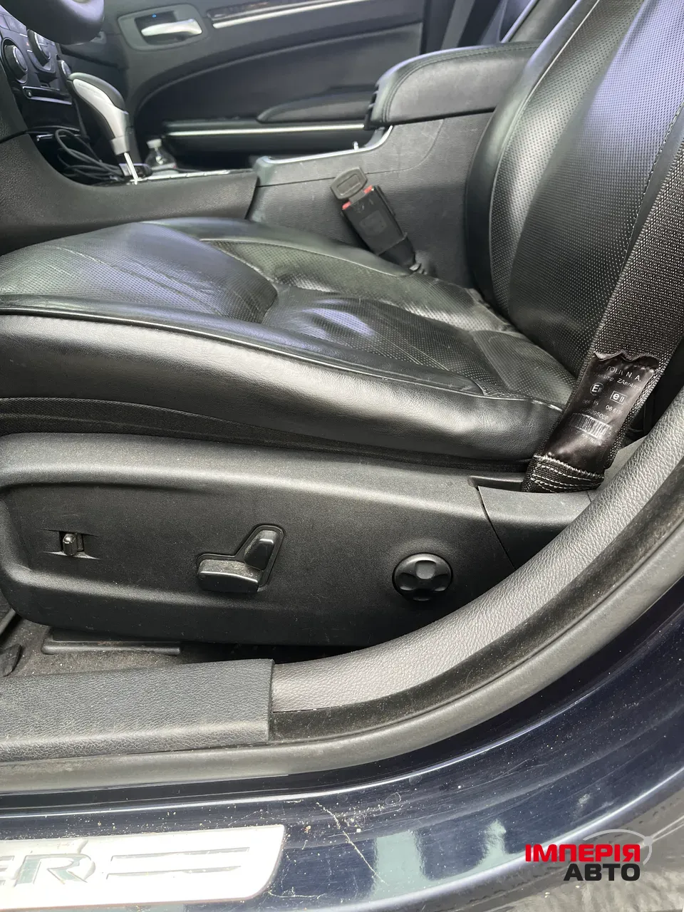 Chrysler 300C - фото 4