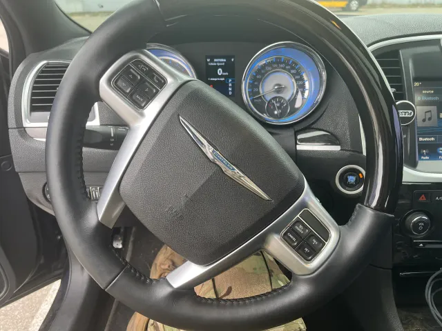 Chrysler 300C - фото 5