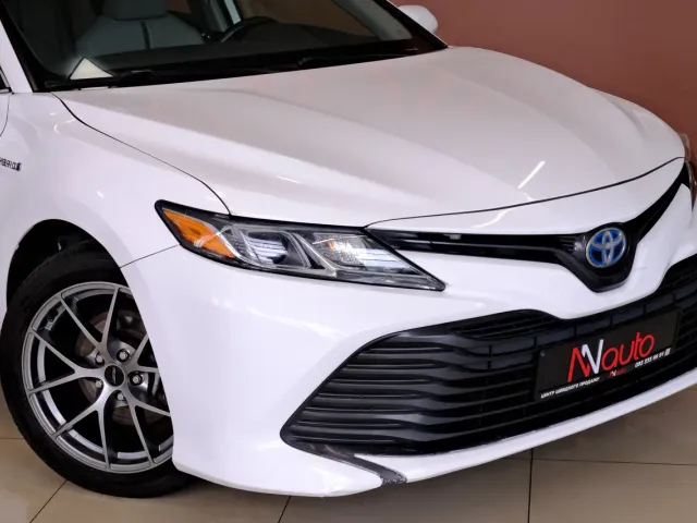 Toyota Camry - фото 3