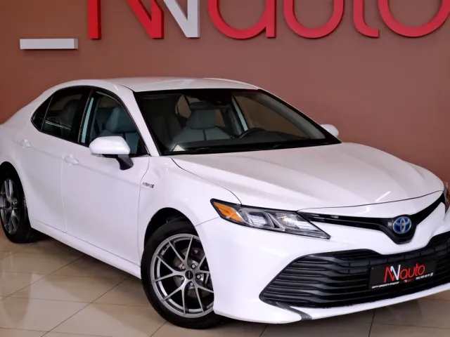 Toyota Camry - фото 4
