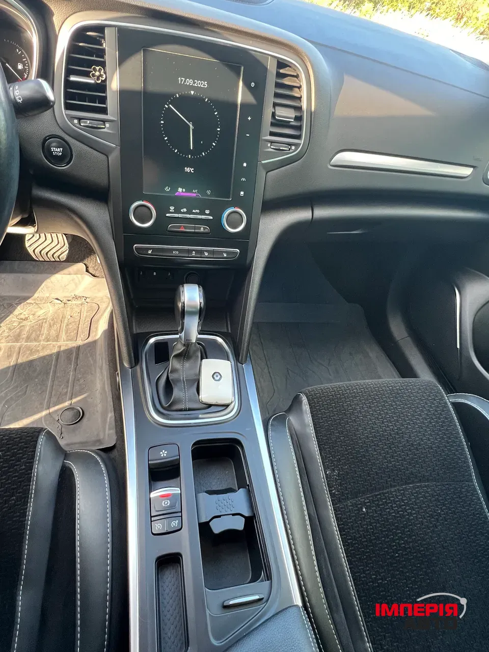 Renault Megane - фото 10