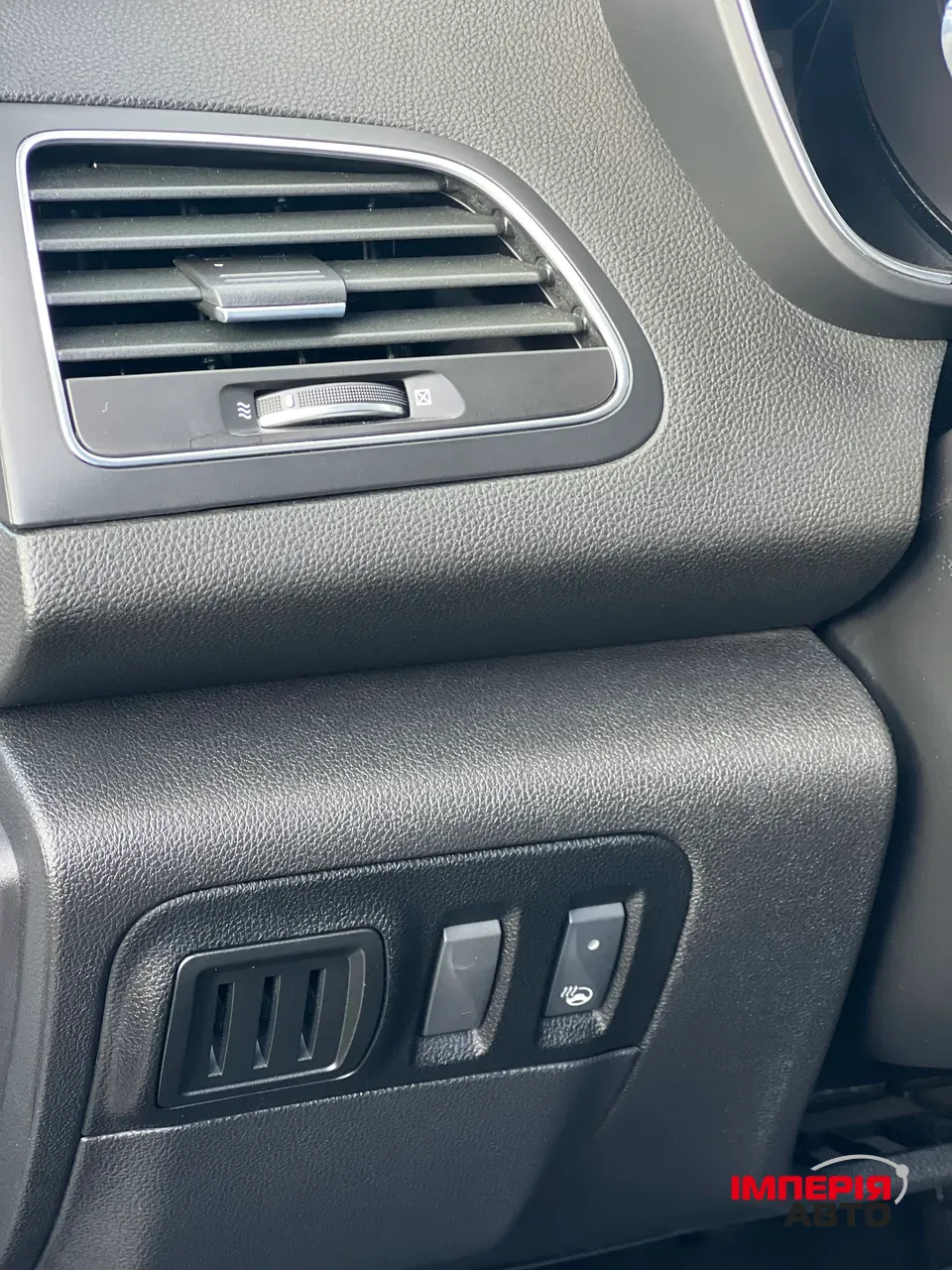 Renault Megane - фото 21