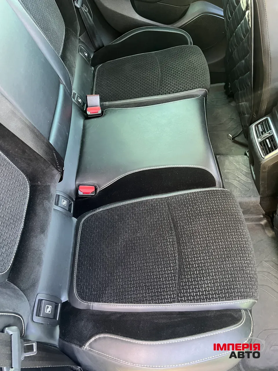 Renault Megane - фото 24