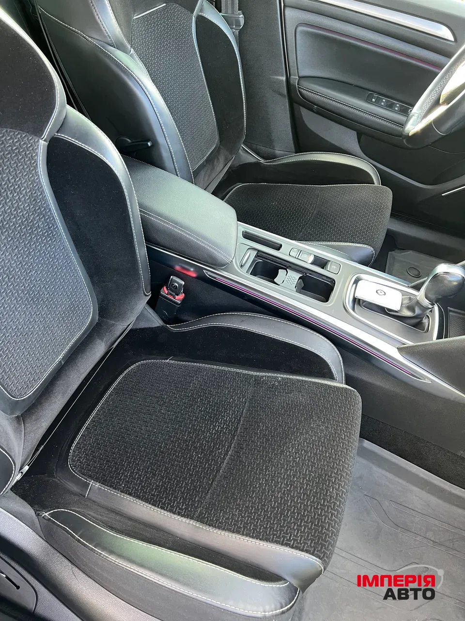 Renault Megane - фото 25