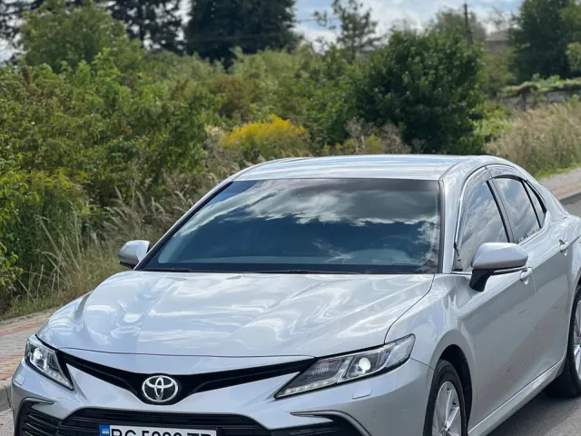 Toyota Camry - фото 5