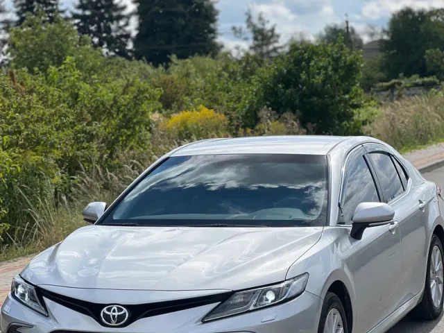 Toyota Camry - фото 4