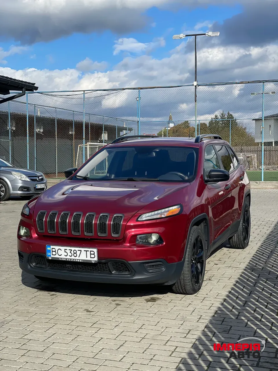 Jeep Cherokee - фото 1