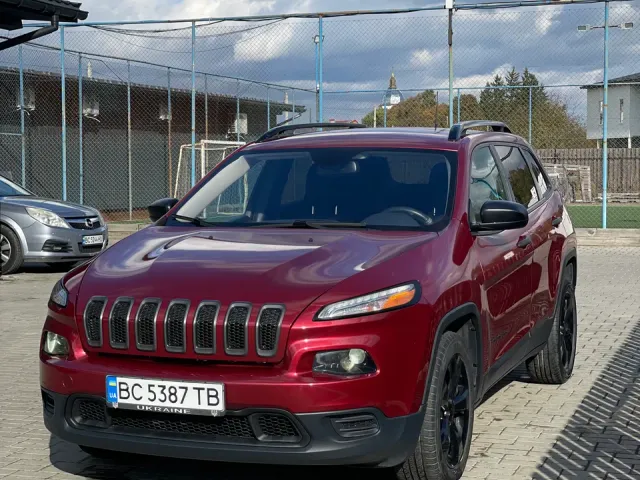 Jeep Cherokee - фото 1