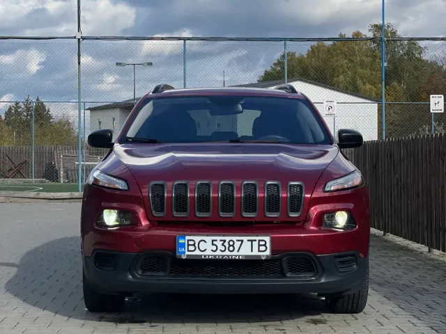 Jeep Cherokee - фото 4