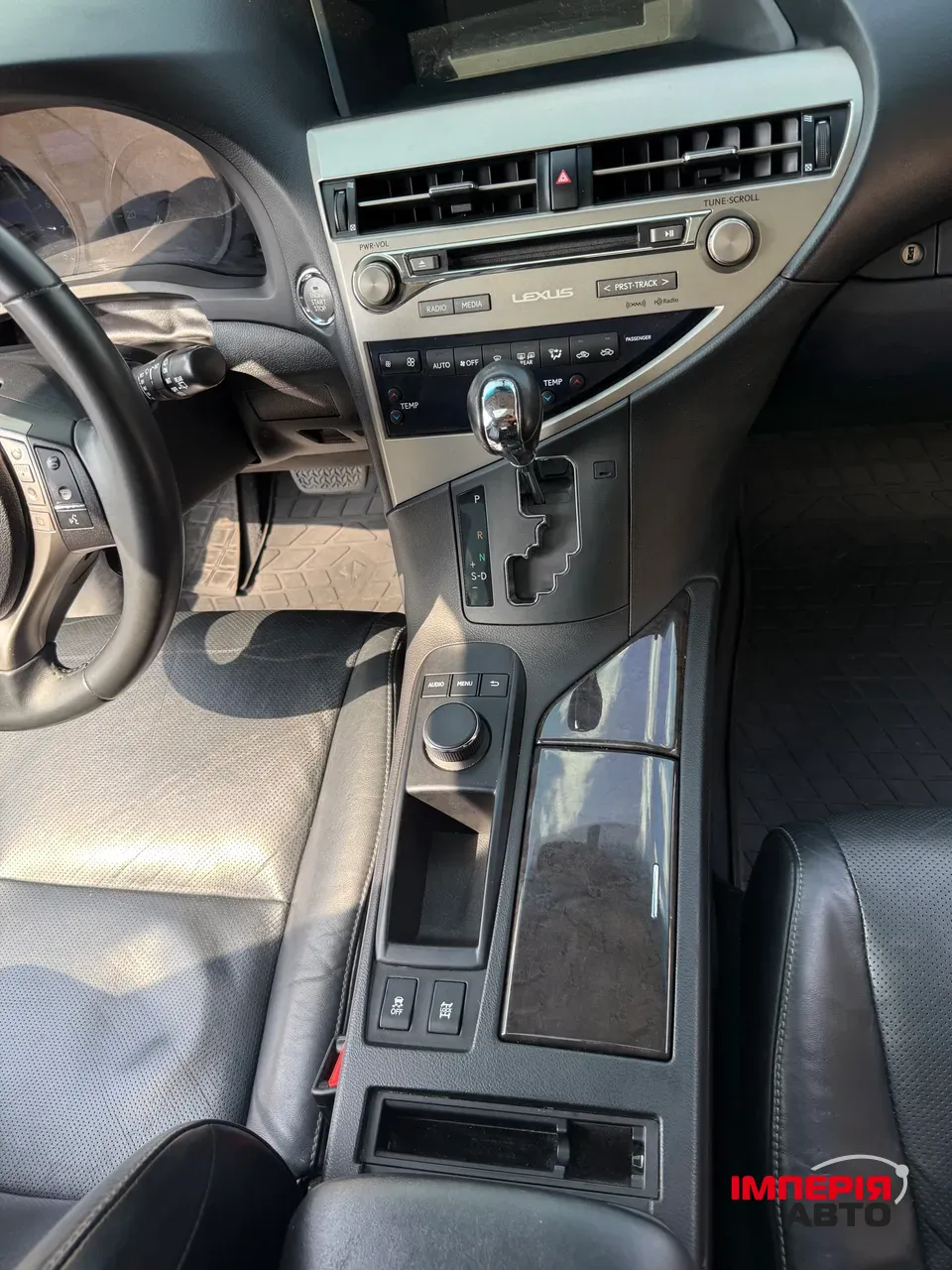 Lexus RX - фото 9