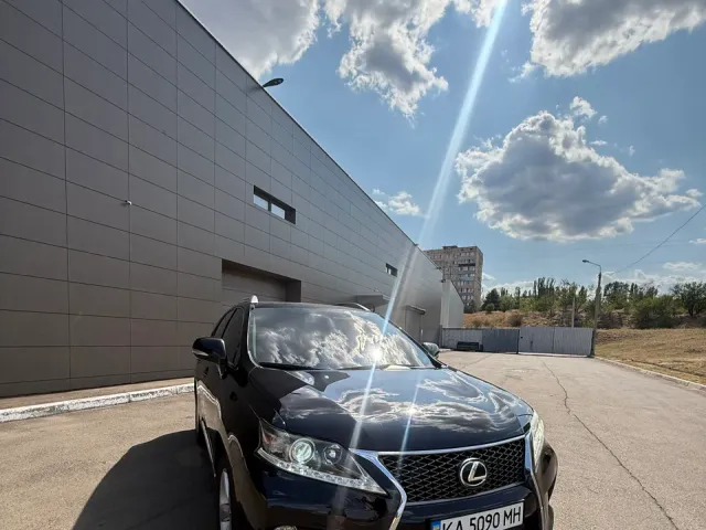 Lexus RX - фото 1