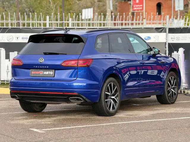 Volkswagen Touareg - фото 4