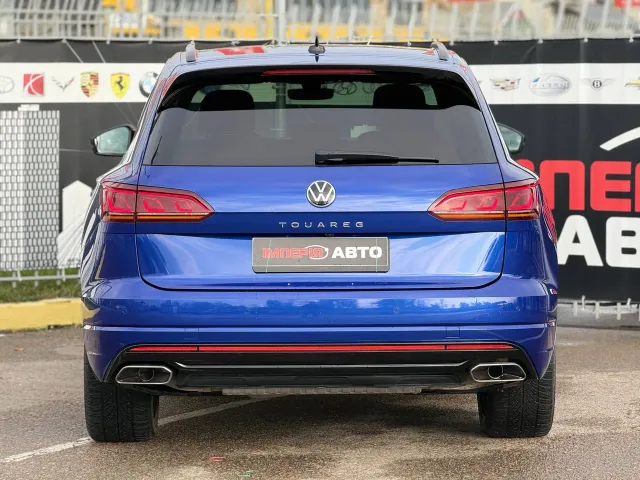 Volkswagen Touareg - фото 1