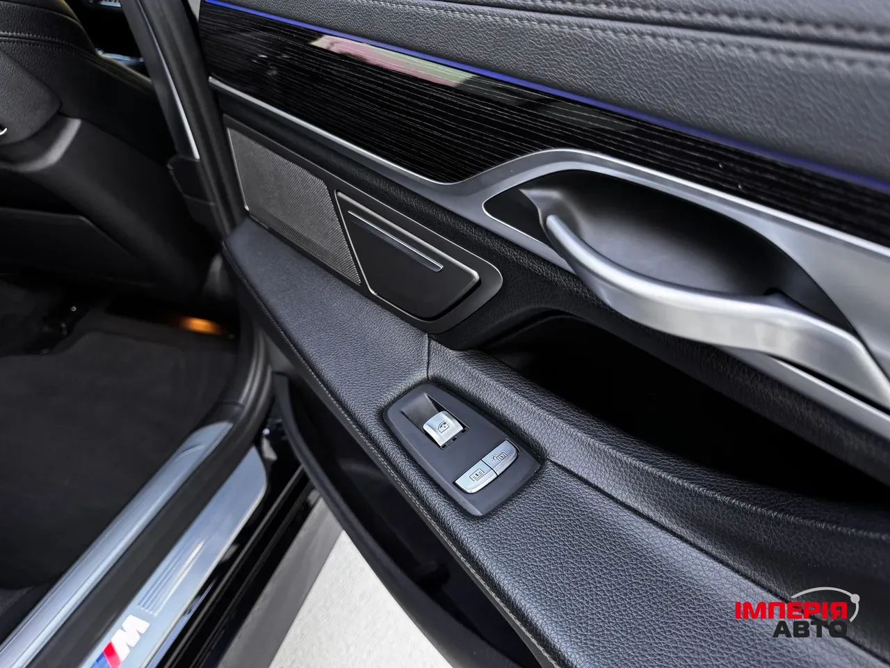 BMW 7 серії - фото 29