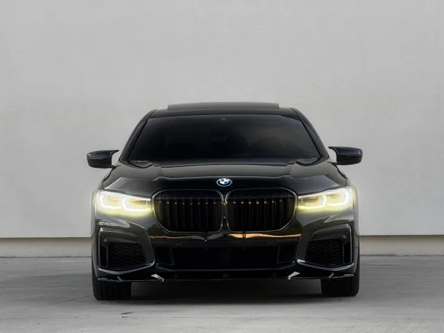 BMW 7 серії - фото 1
