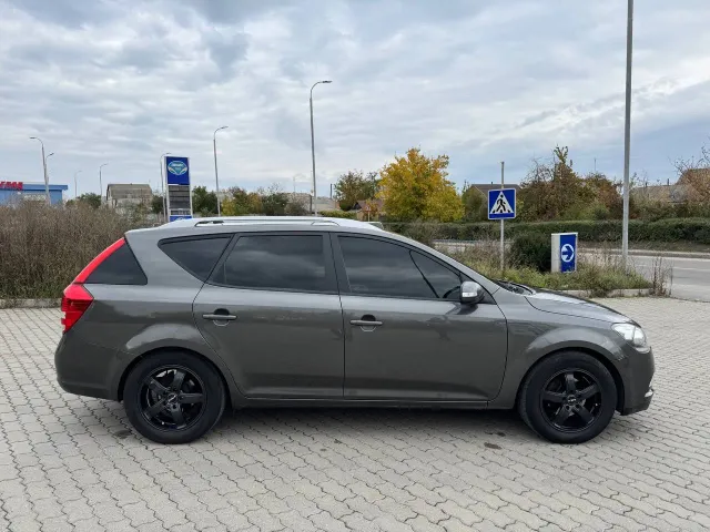 Kia Ceed - фото 5