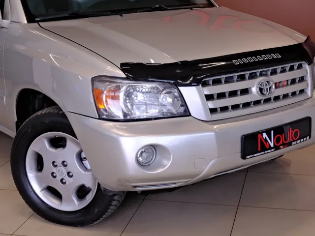 Toyota Highlander - фото 3
