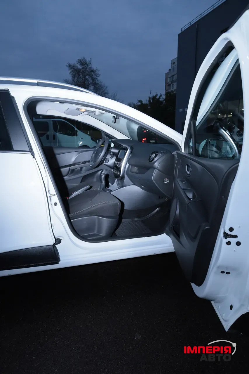 Renault Clio - фото 19