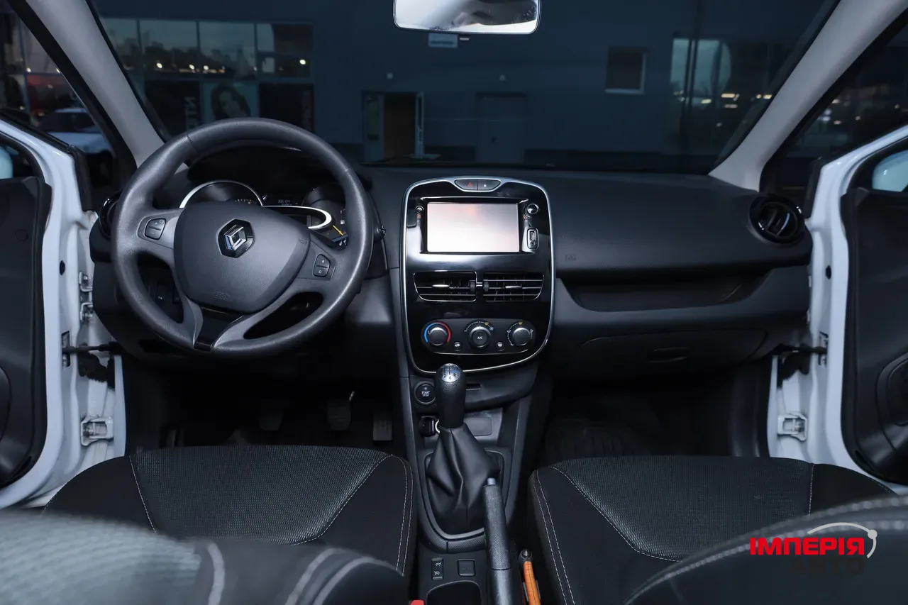 Renault Clio - фото 9