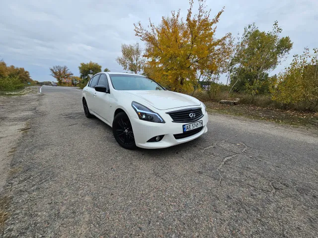 Infiniti G - фото 1