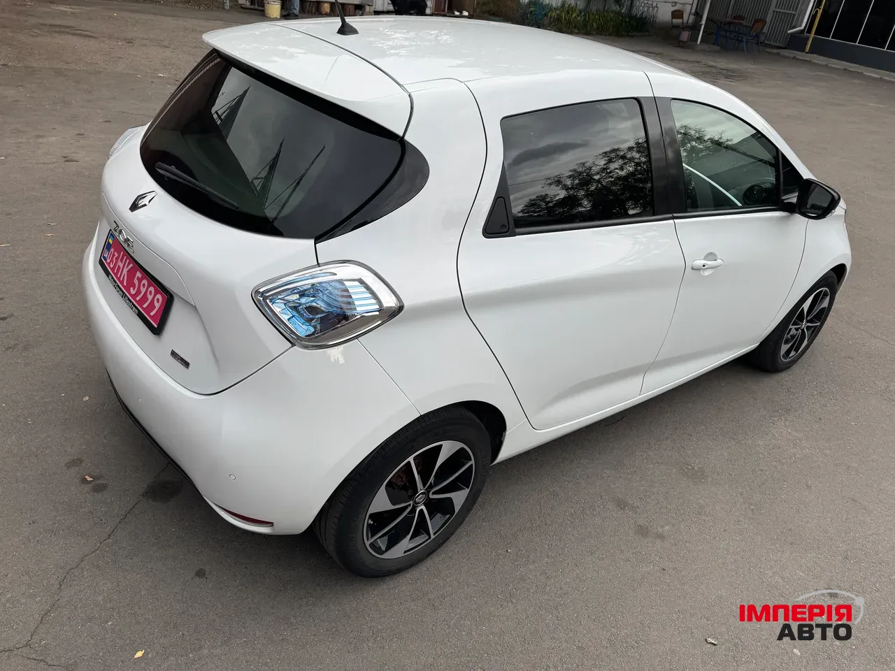 Renault ZOE - фото 8