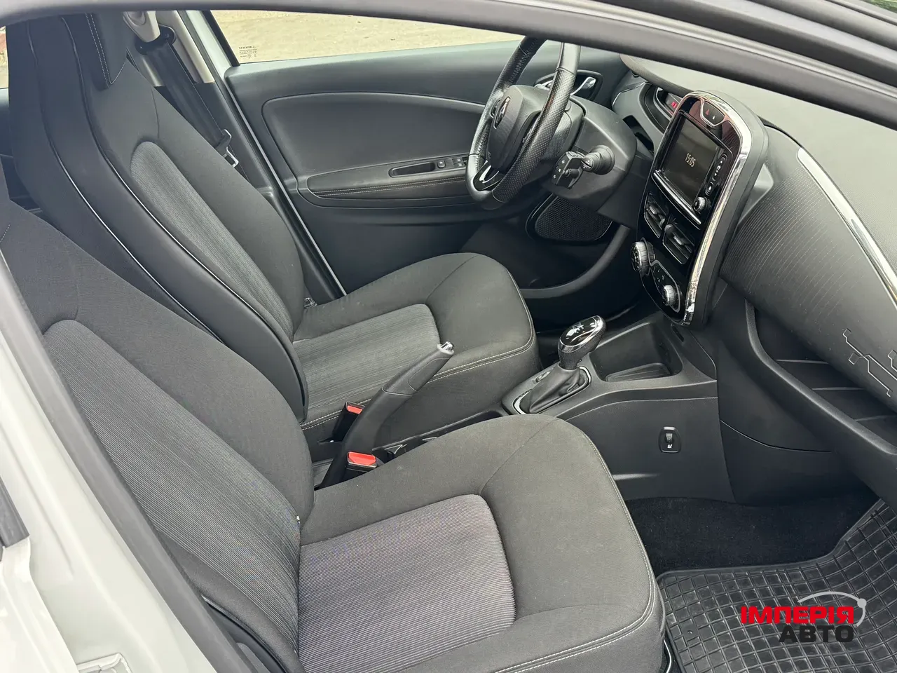 Renault ZOE - фото 12