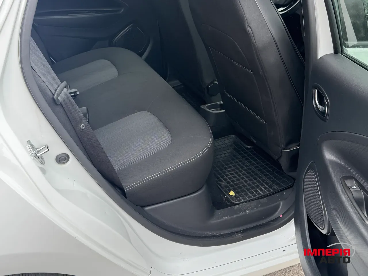 Renault ZOE - фото 14