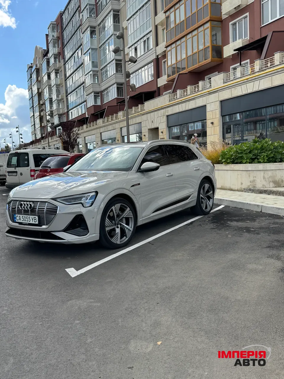 Audi e-tron - фото 2