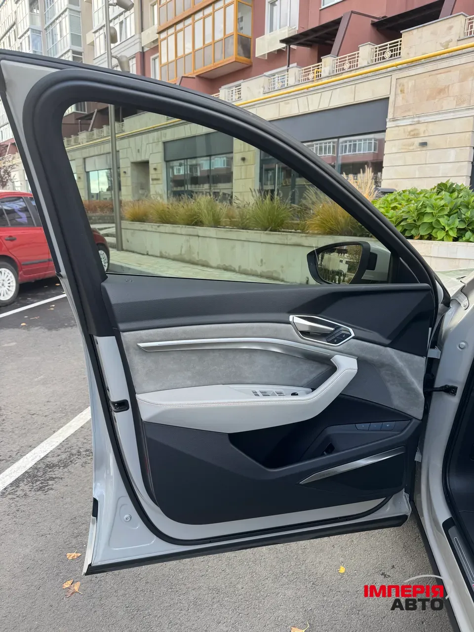 Audi e-tron - фото 33