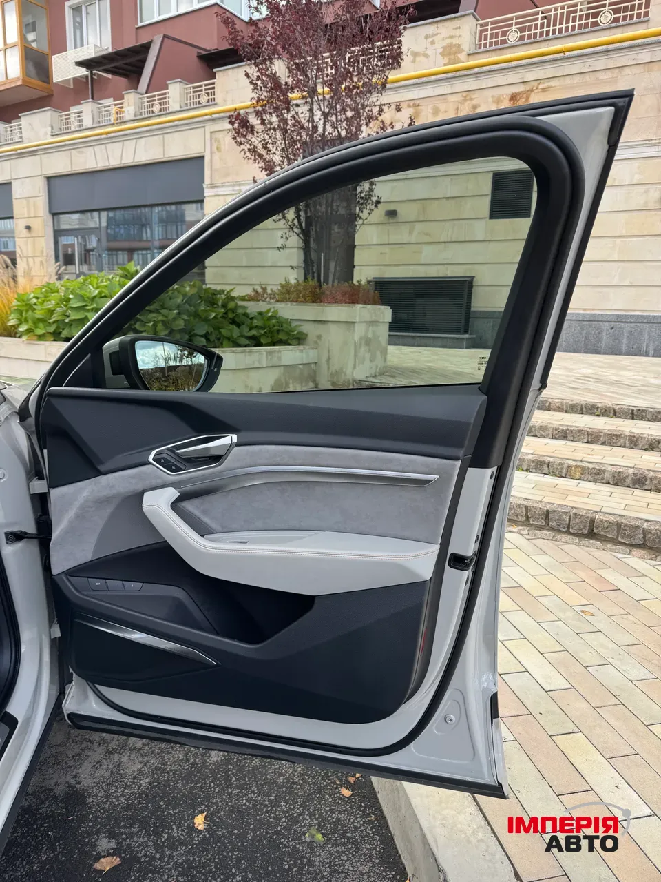 Audi e-tron - фото 31