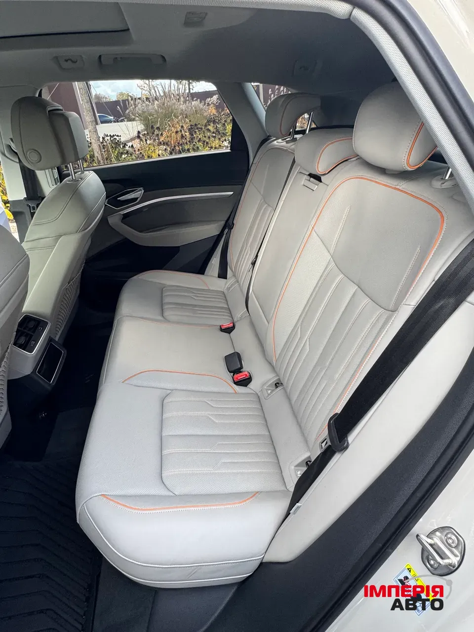 Audi e-tron - фото 21