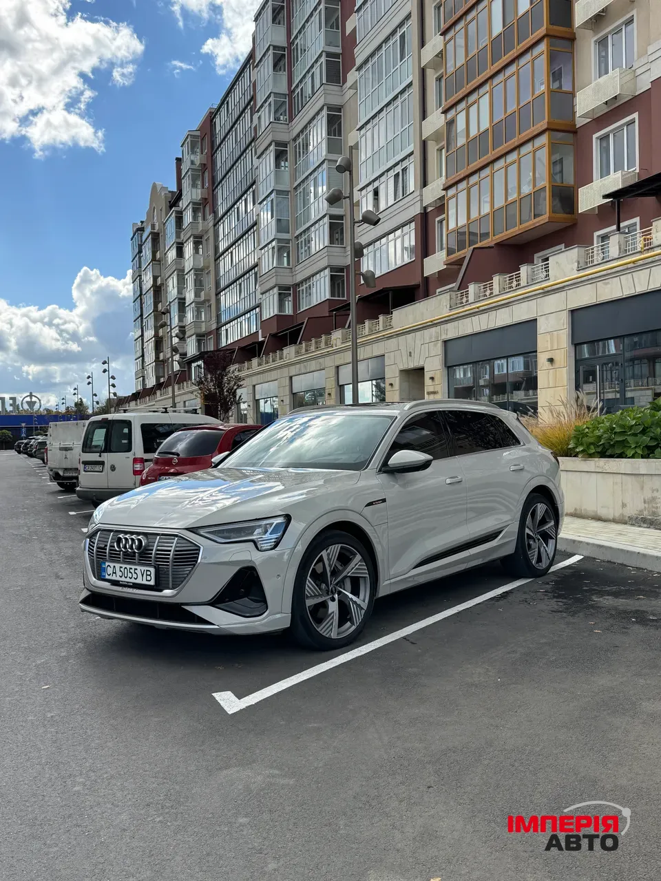 Audi e-tron - фото 6