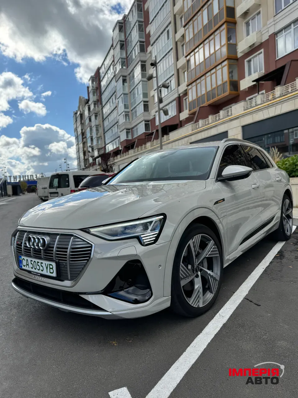 Audi e-tron - фото 10