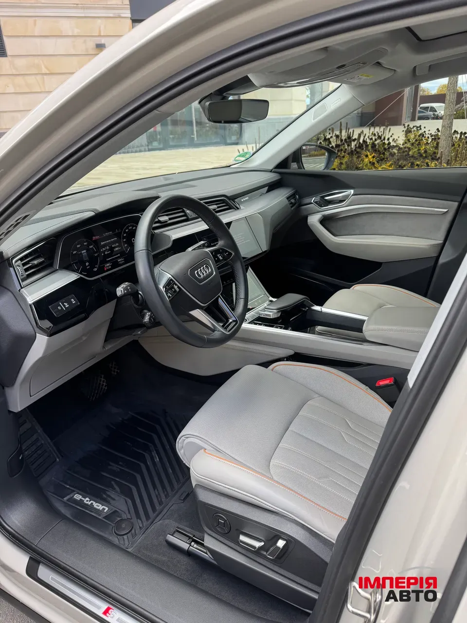 Audi e-tron - фото 3