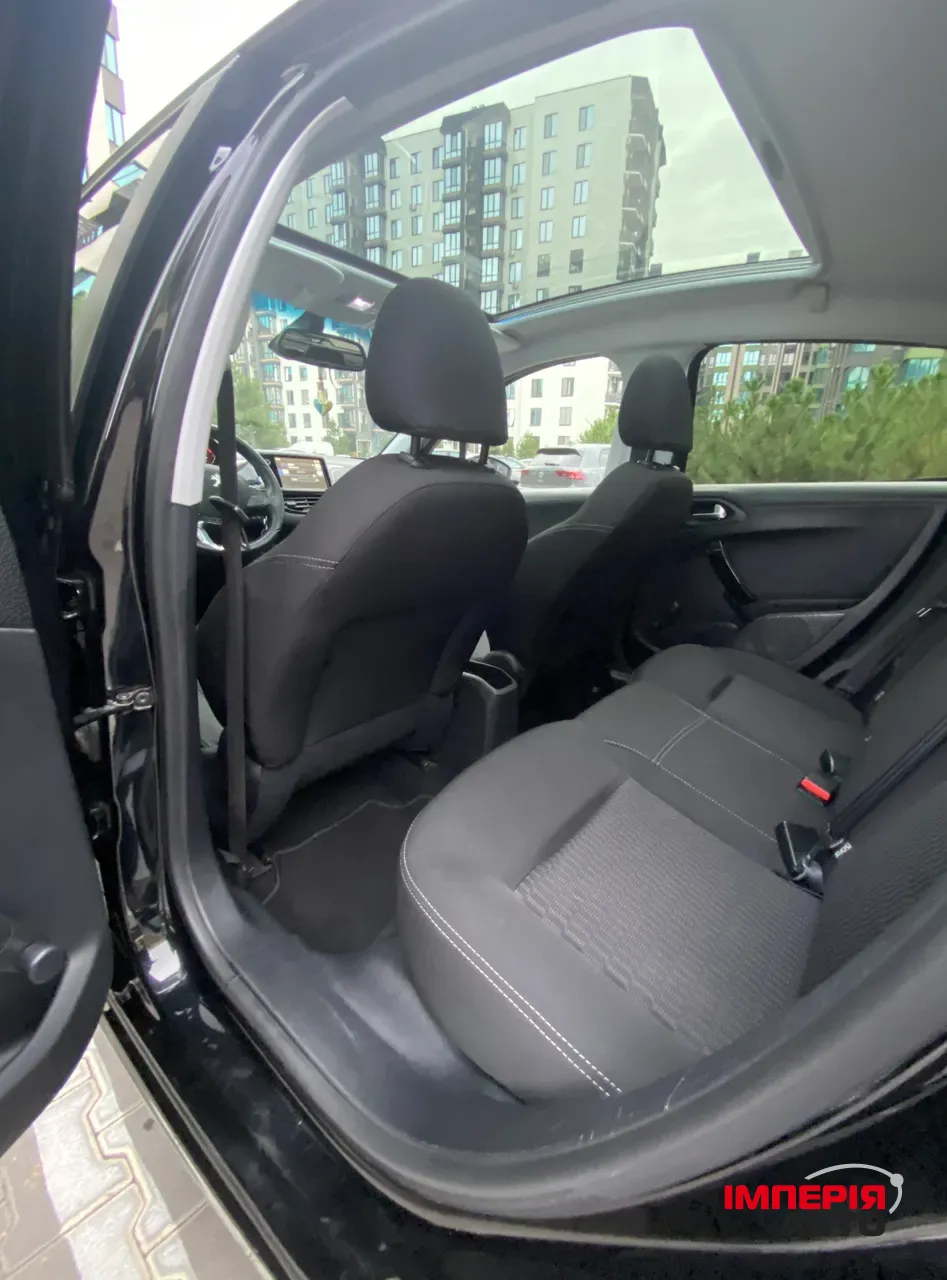 Peugeot 208 - фото 6