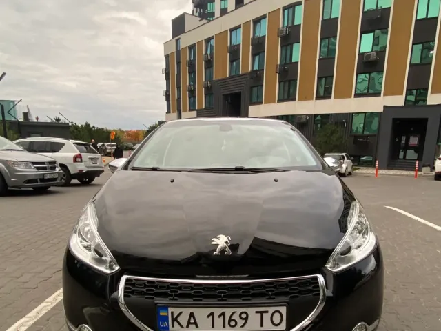 Peugeot 208 - фото 2