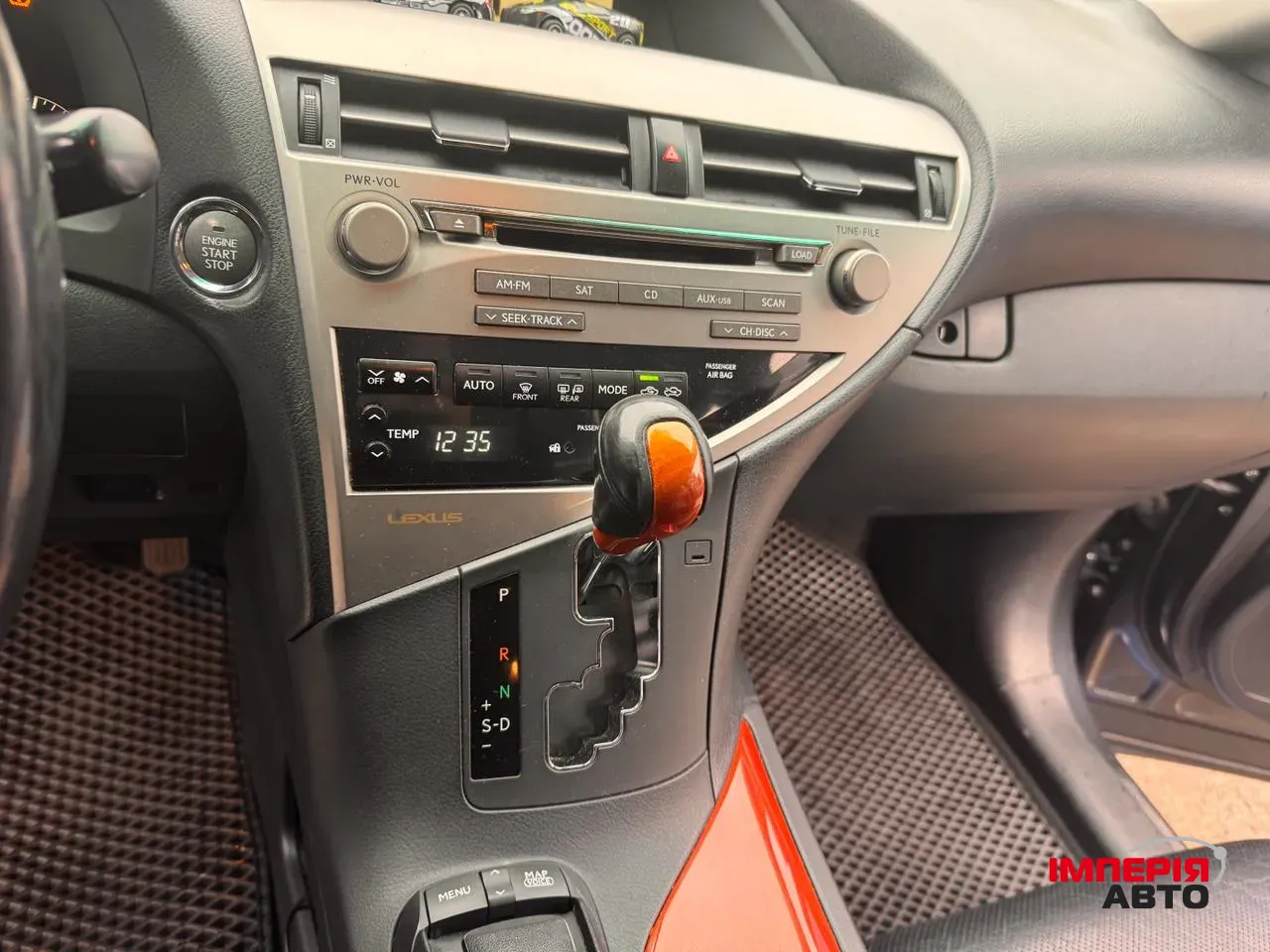 Lexus RX - фото 7